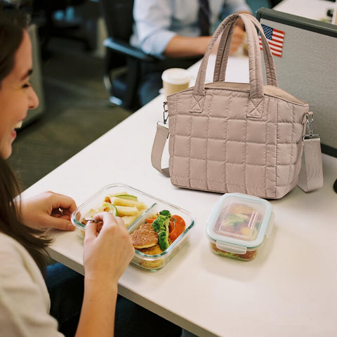 LOIDOU quilted texture adds style while keeping foods organized.