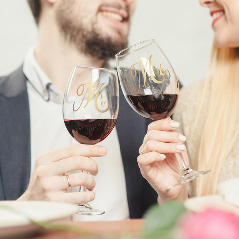 LOMEVE complete wedding gift set blends elegance with convenience