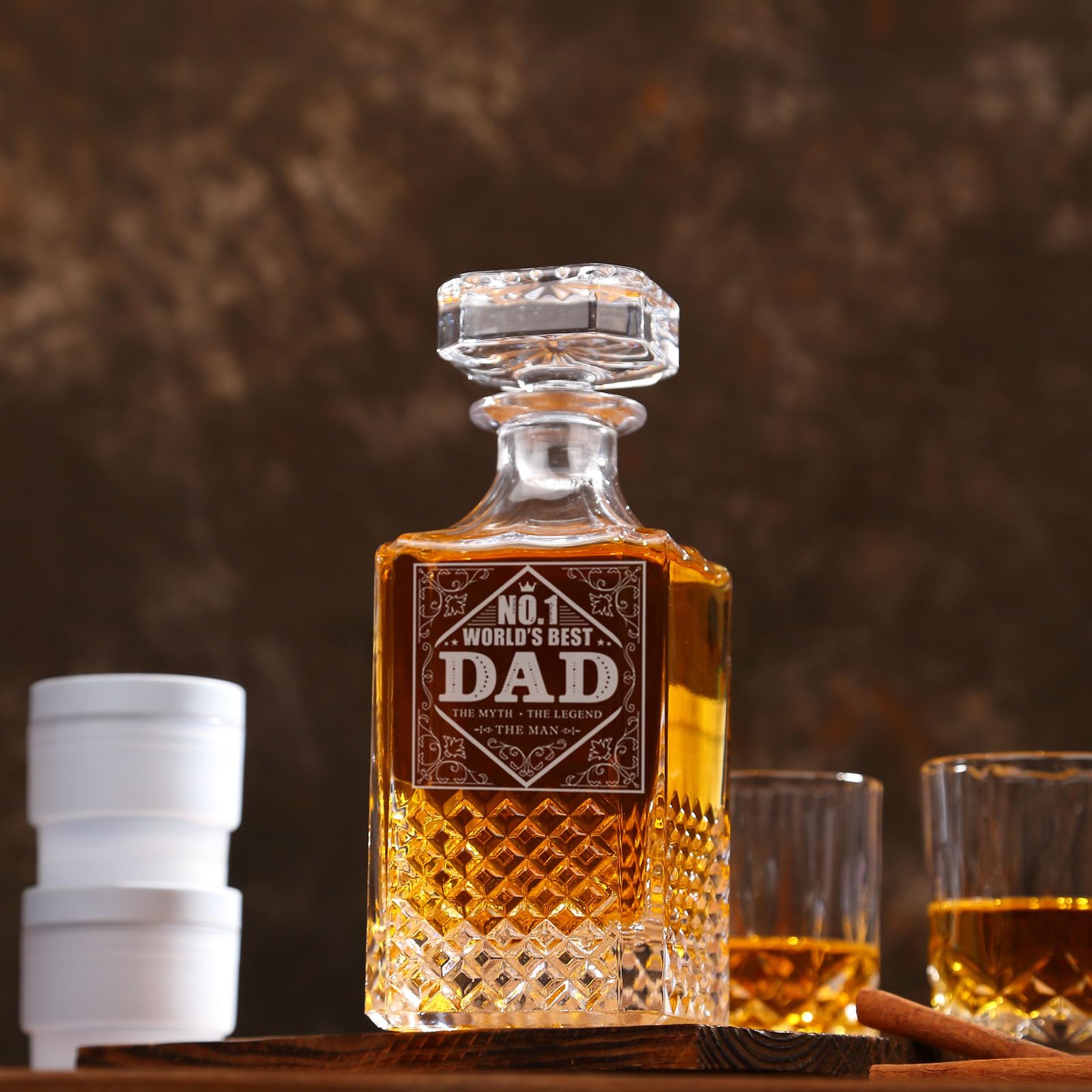 LORSIA lead-free crystal decanter showcases durability and clarity