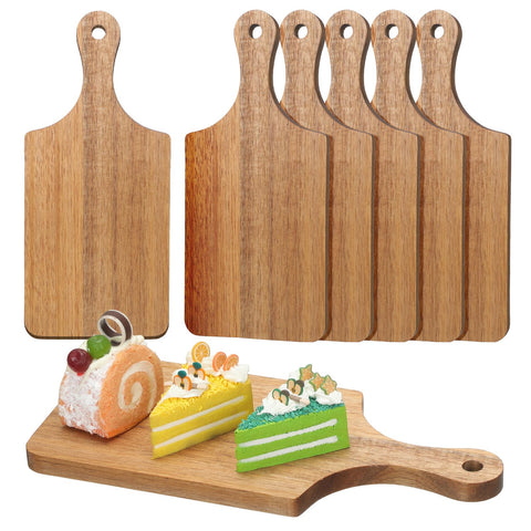 Lounsweer acacia cutting board with rectangular handle for easy transport.