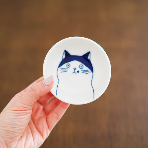 LOVE LOVE JAPAN cat plates set 2 charming cat designs for appetizers