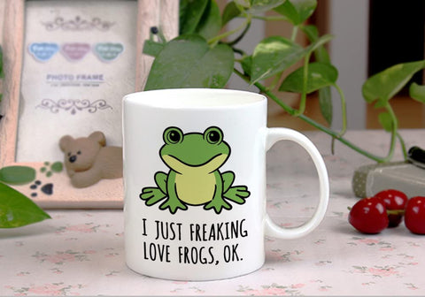 LOZACHE 11oz frog mug makes a playful gift for frog enthusiasts