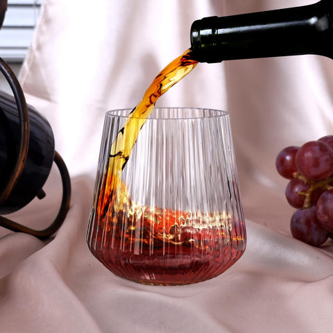 Disposable plastic wine glasses by Lueumxc for quick cleanup.