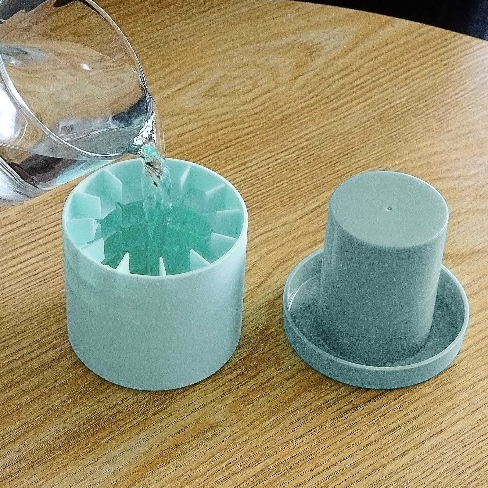 LUEXBOX press-type blue ice cup for fast cubes