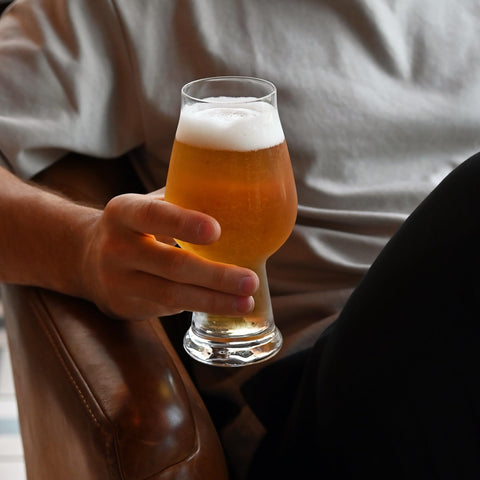 Elegant stem design of Luigi Bormioli Birrateque IPA glass for comfortable handling.
