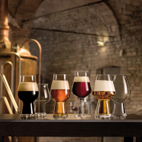 Italian craftsmanship highlighted in Birrateque IPA glasses with reinforced rims.