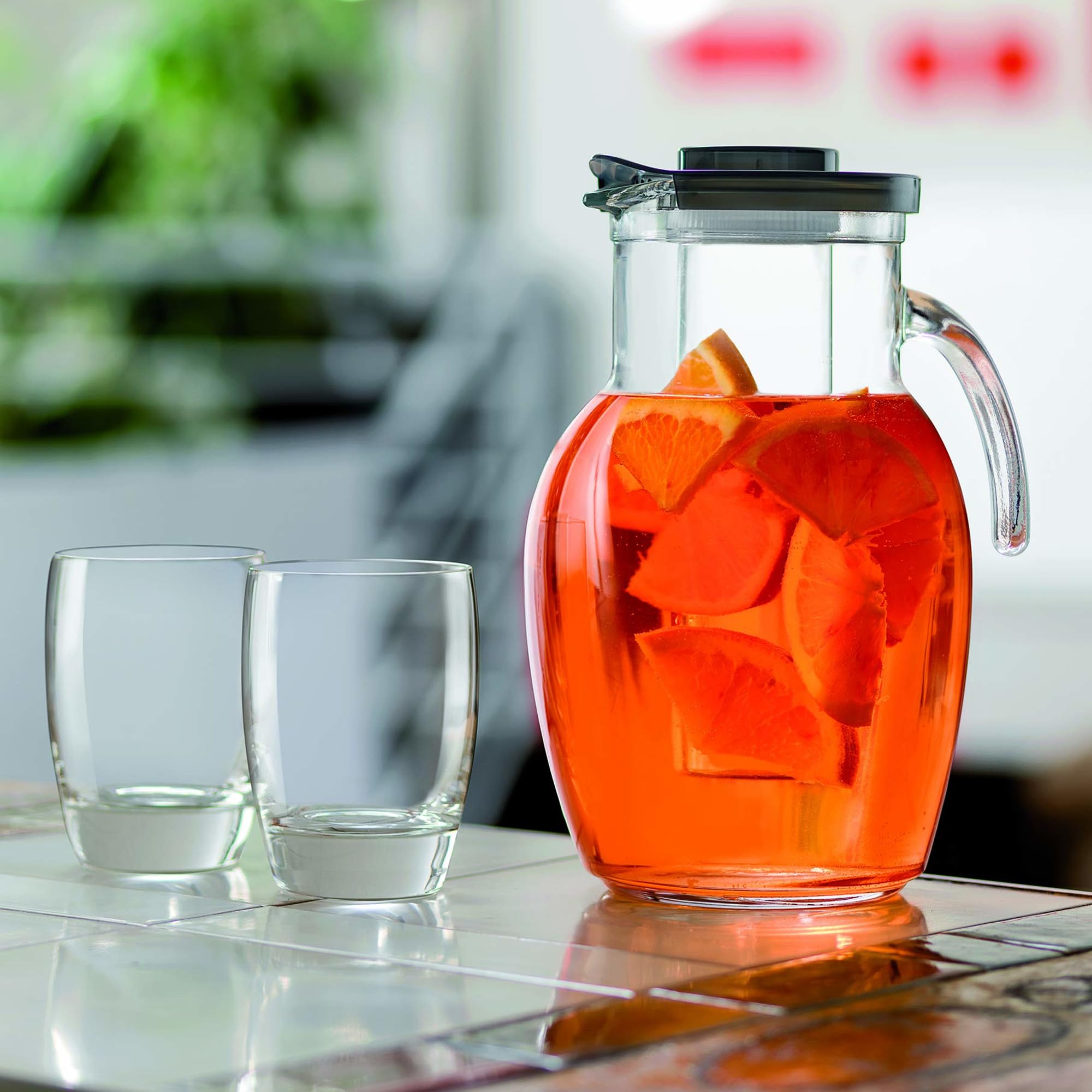 Classic Michelangelo design whisky glasses complement both modern and traditional tables.