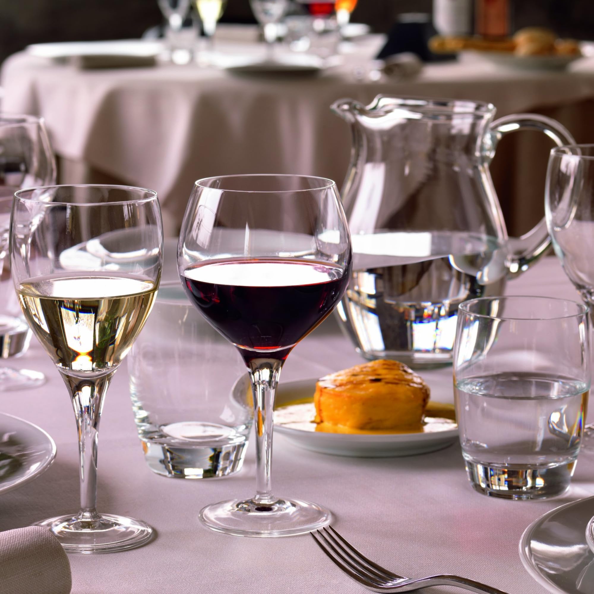 Flat-footed Michelangelo whisky glasses provide stable, comfortable handling.