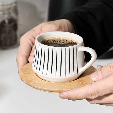 LUKA espresso cups in dishwasher-safe porcelain for daily use.
