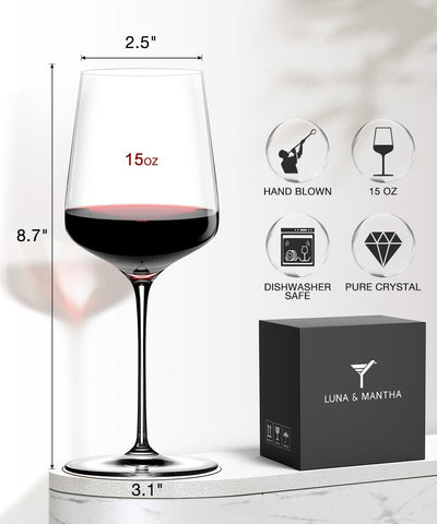 LUNA & MANTHA modern gift box packaging suggests a thoughtful present.