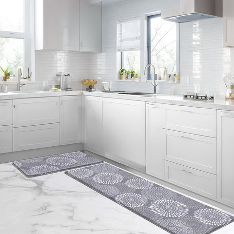 LuxStep kitchen mat 70x17 demonstrates extended comfort during long cooking tasks.