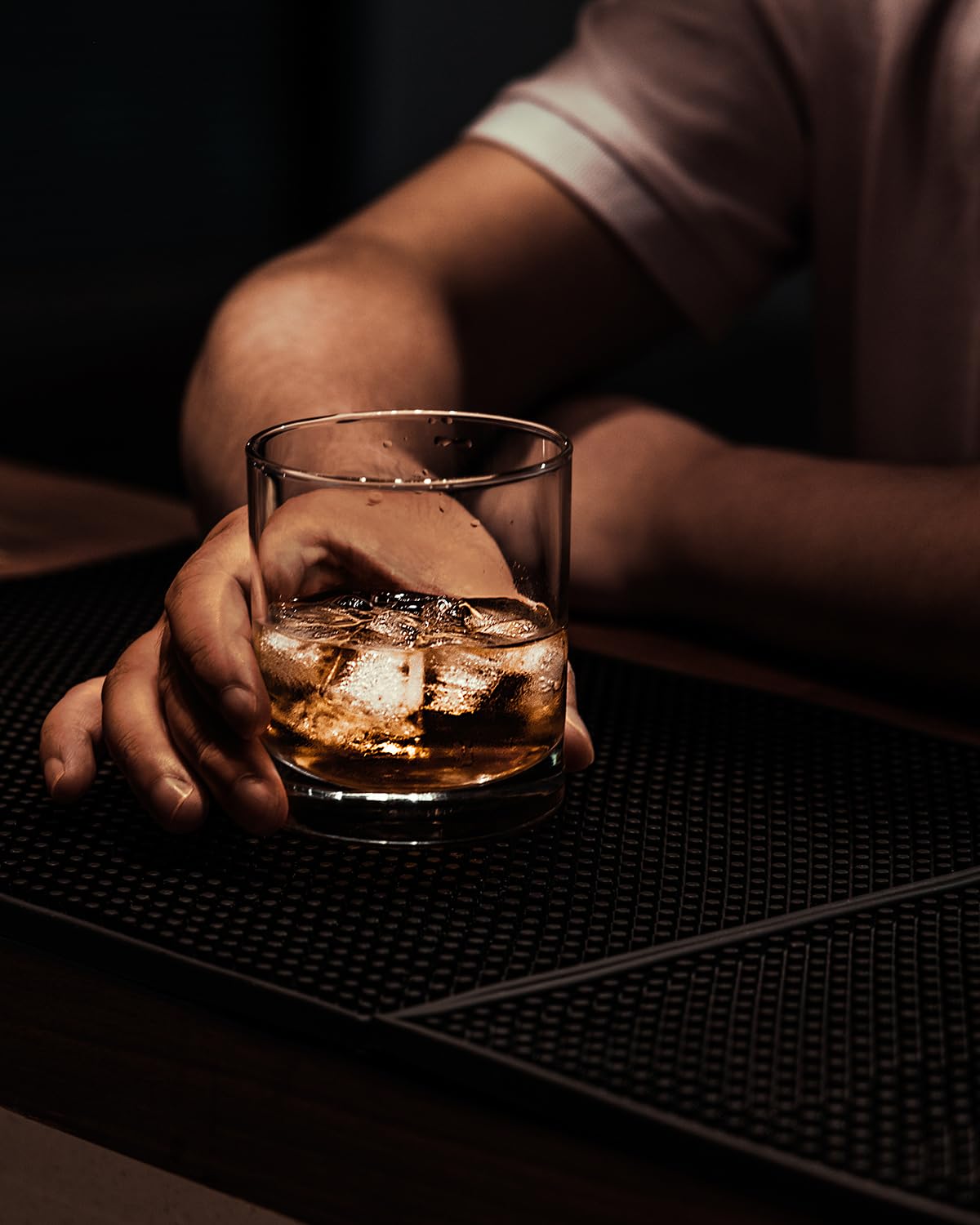 LUXU gift pack for whiskey lovers offers a stylish, thoughtful present