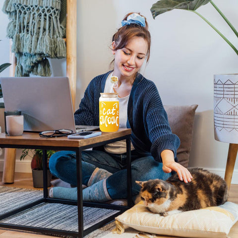 Lvoetgif fur mom coasters protect surfaces while showing cat pride.
