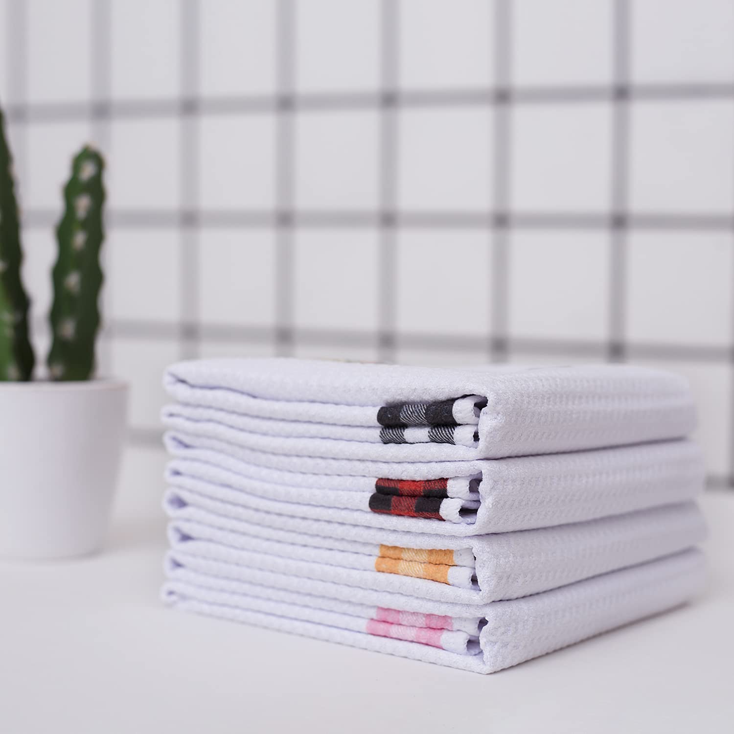 LXOMILL gift-ready towels brighten a new home or birthday kitchen gift.