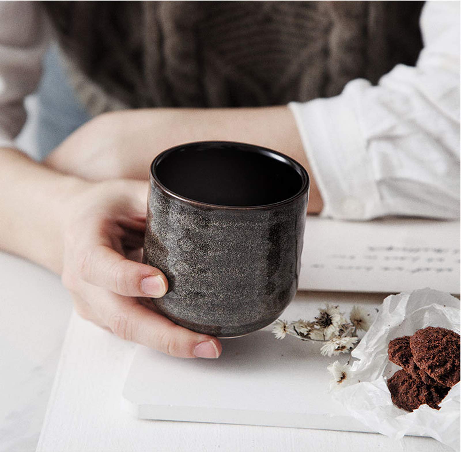 Lxuwbd tea cup with 200 ml capacity in use