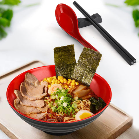 Lyellfe melamine dishware offers durable, dishwasher-safe use.