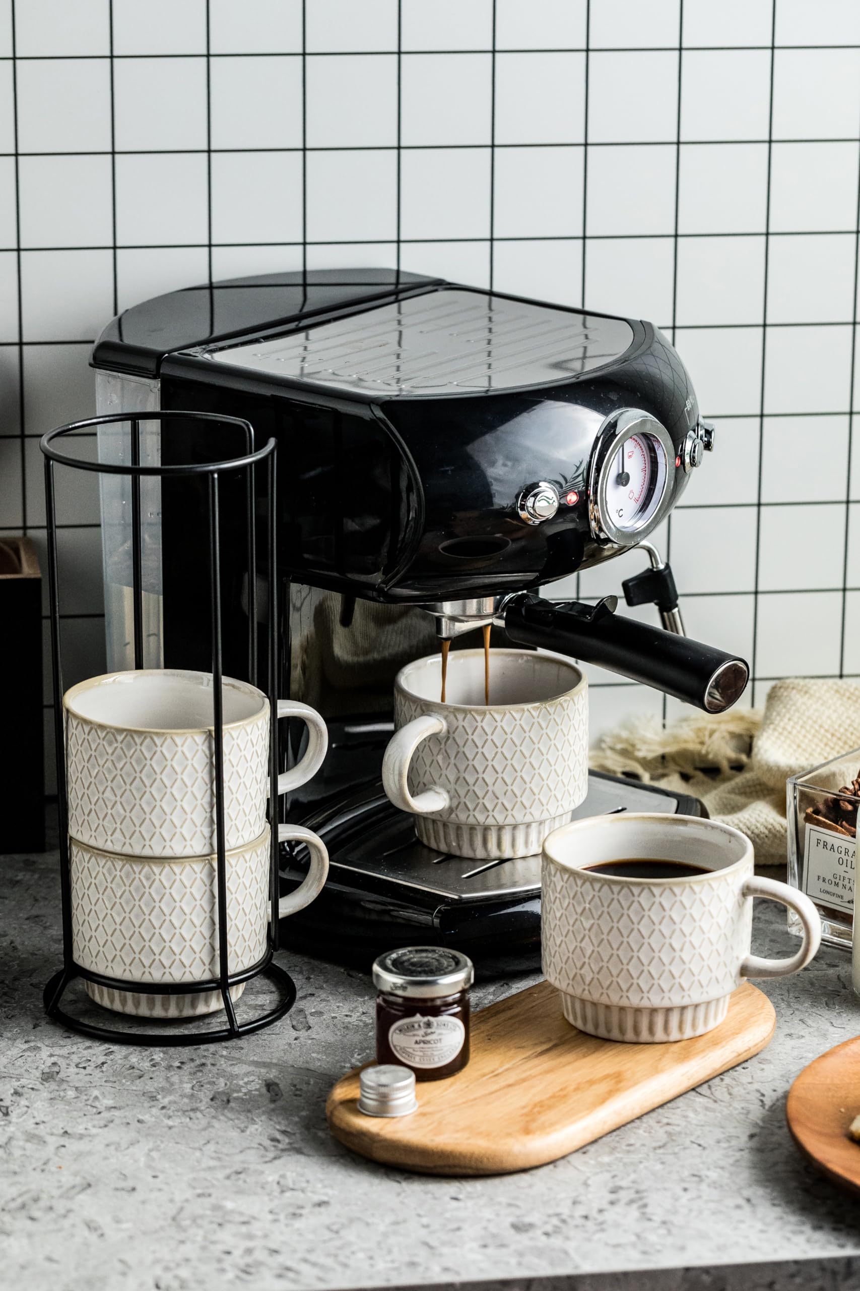 LYEOBOH beige mugs perfect for family breakfasts and tea time.