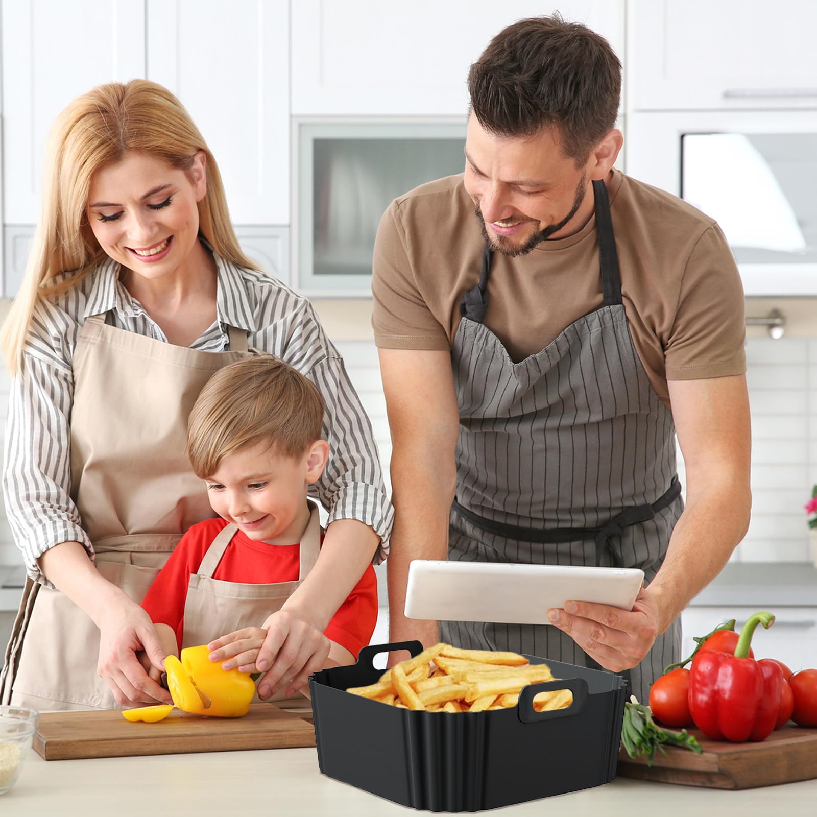 Versatile LYHOLKEER liner for baking, roasting, frying, and camping use.