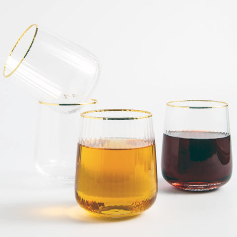 Lightweight stemless design offers a comfortable grip.