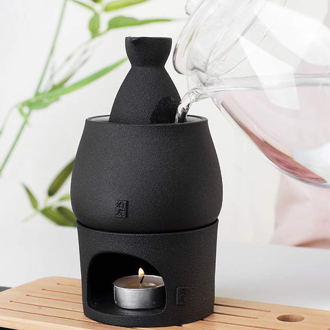 Lyty beveled pouring mouth improves control during serving