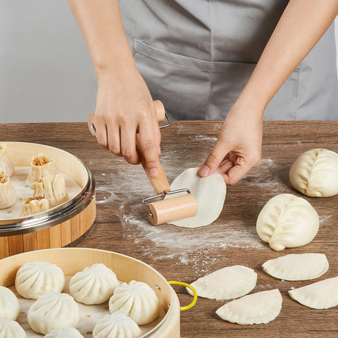 MacaRio beech wood dough roller for smooth dumpling wrapping and dough shaping.