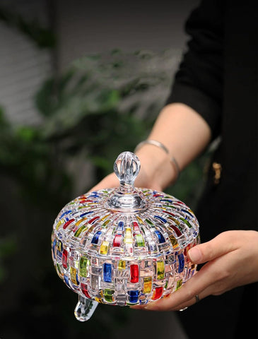 Eco-friendly lead-free crystal brings a clear, pristine look.