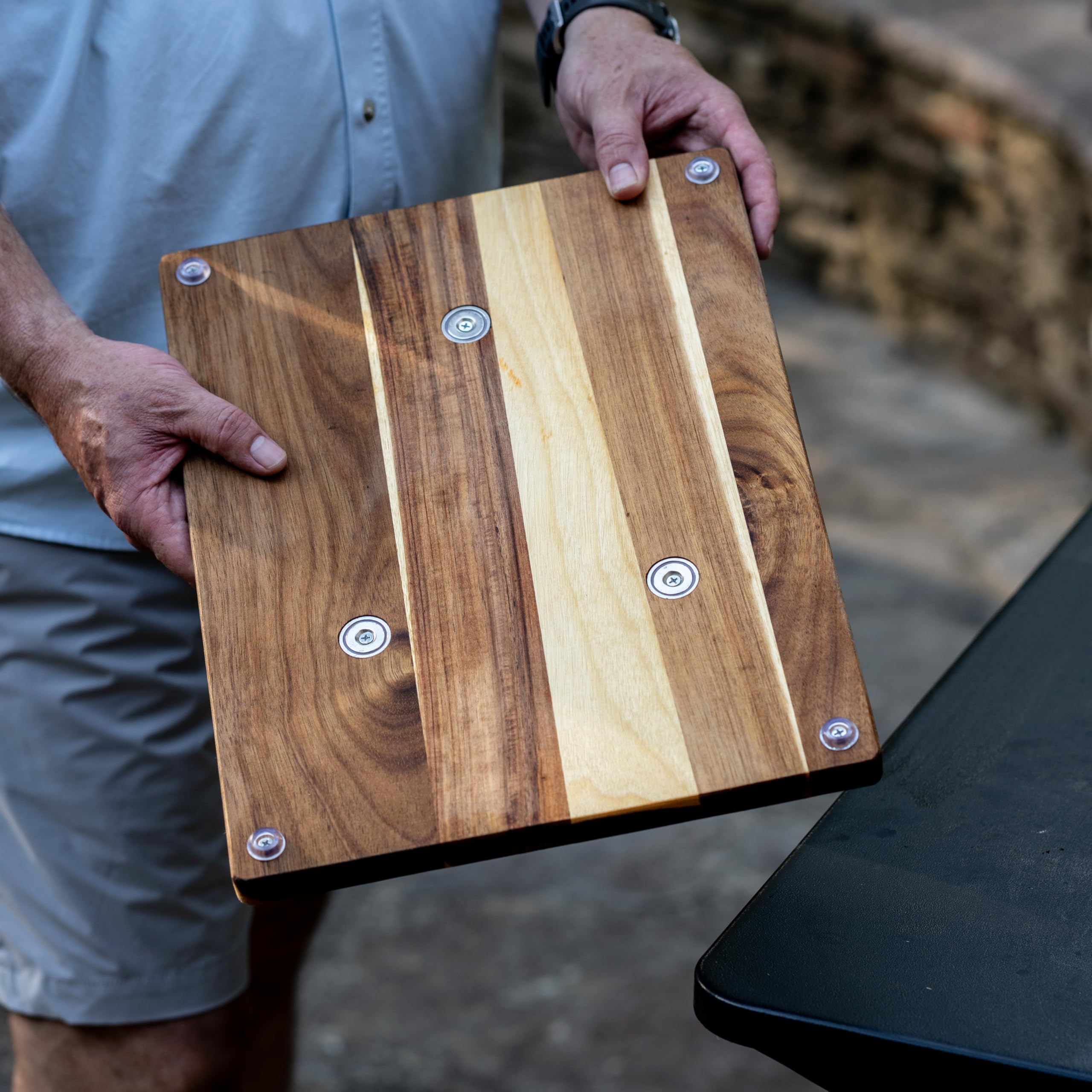 Deep juice groove catches liquids to keep countertops clean