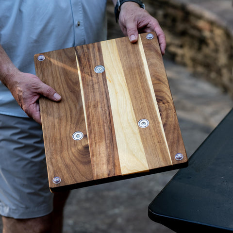 Deep juice groove catches liquids to keep countertops clean