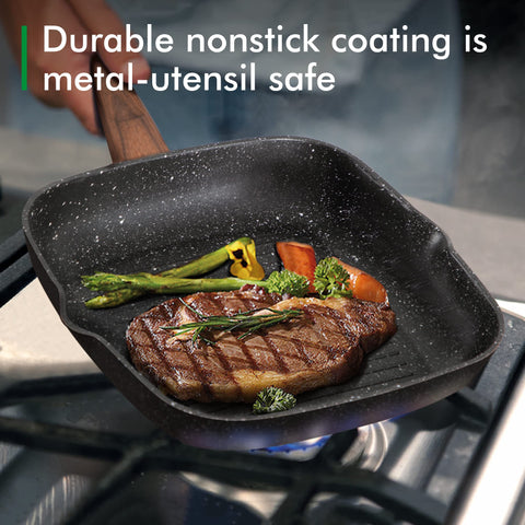 Granite nonstick coating on MAISON ARTS pans for easy food release.