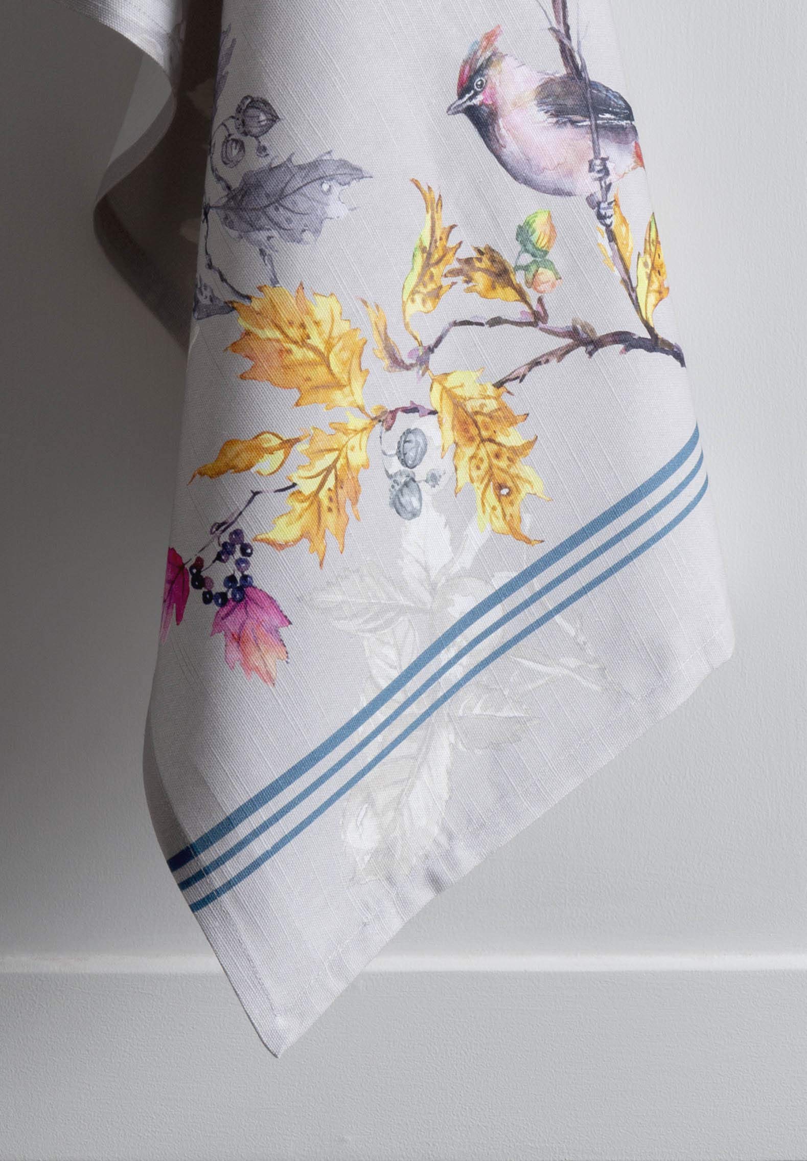 Machine-washable cotton towel set ready for frequent handling