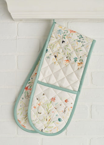 Maison d'Hermine european motif detail adds kitchen elegance
