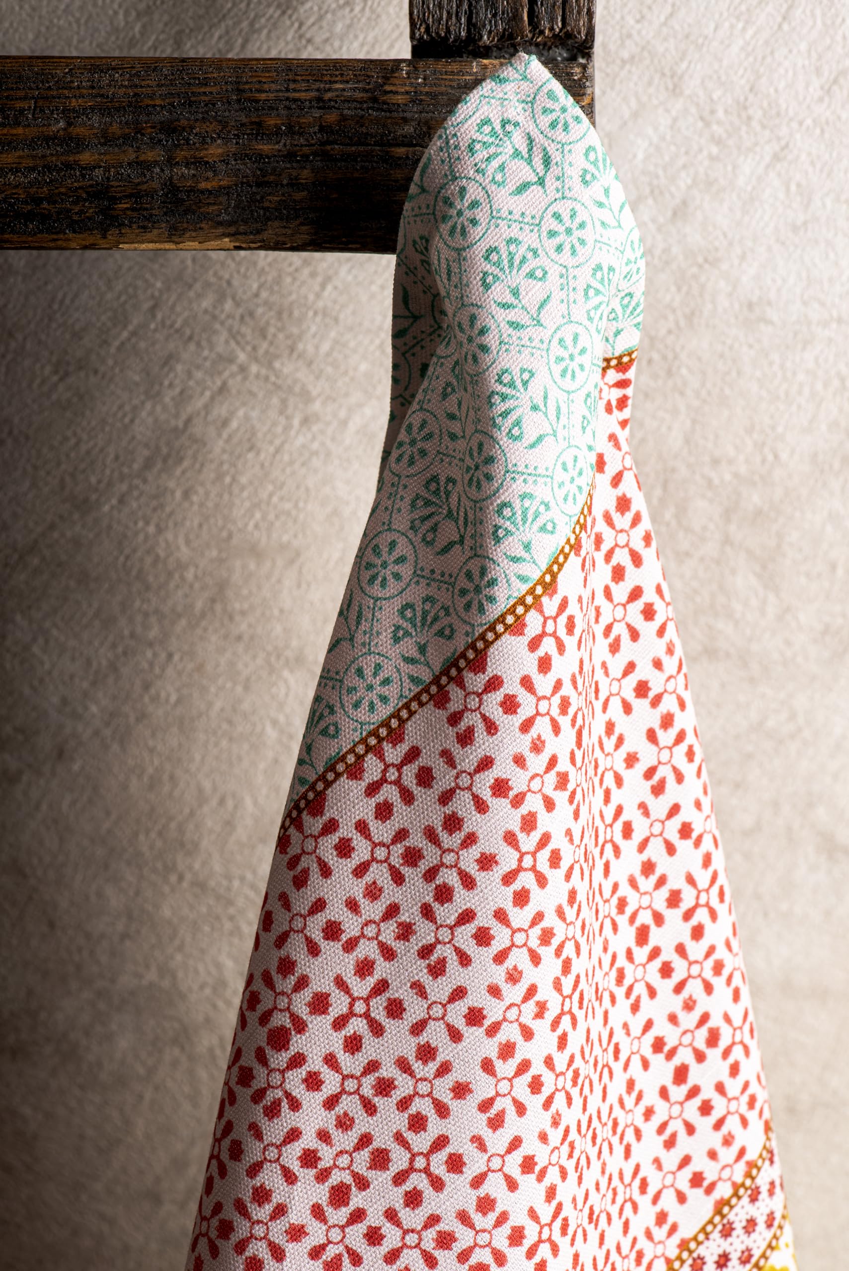 Maison d'Hermine European motif pattern adds style to routine kitchen chores.