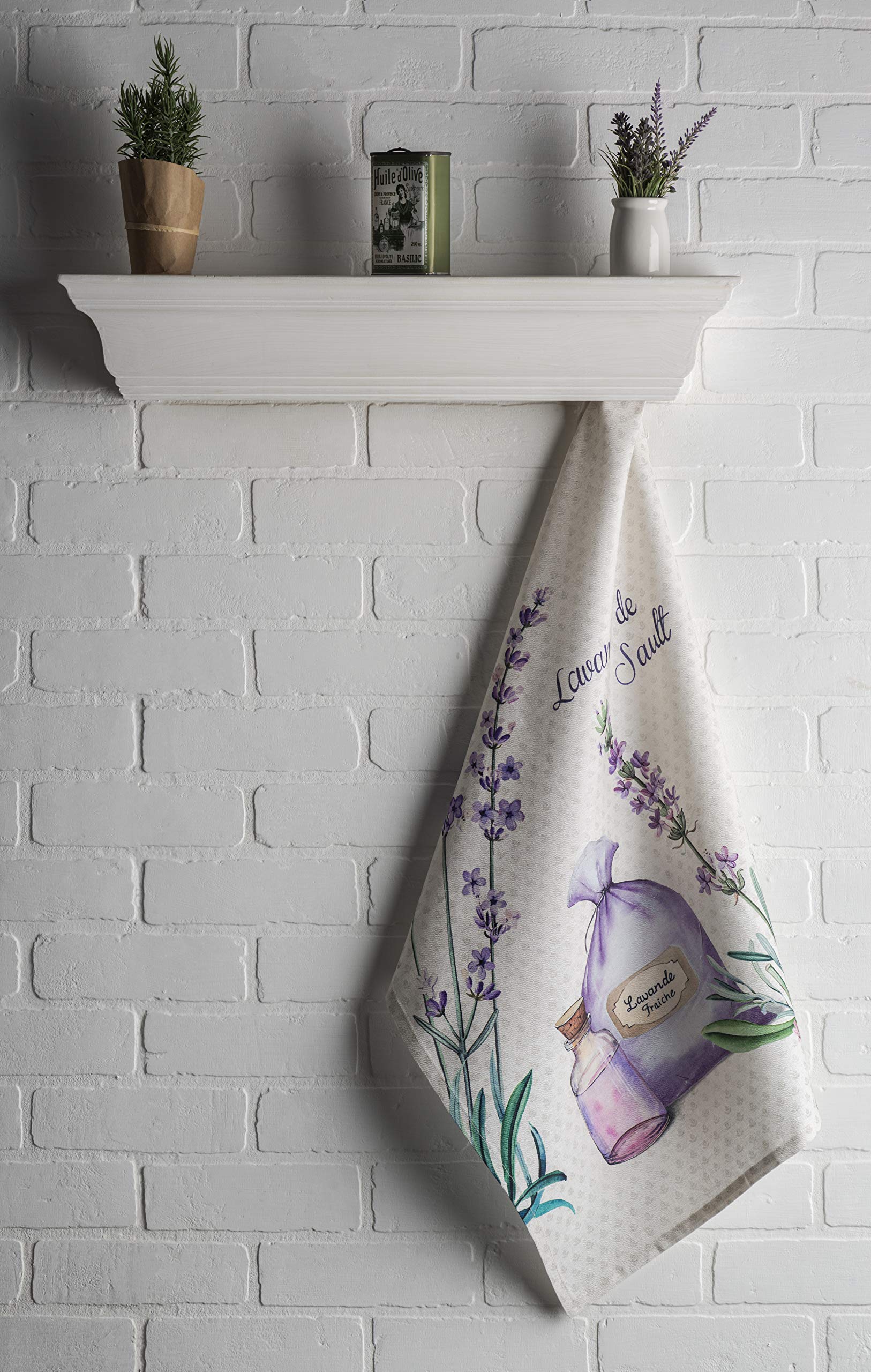 Seasonal decor accents for Thanksgiving, Halloween, and Christmas