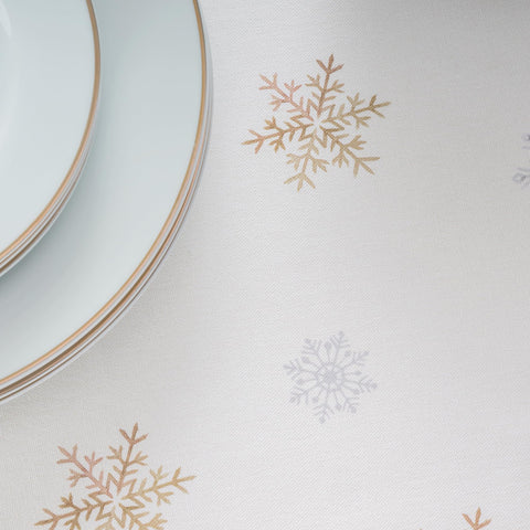 Maison d' Hermine machine-washable tablecloth ready for everyday use.