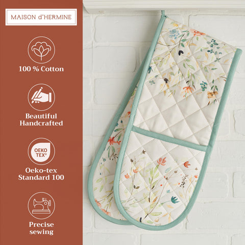 Maison d'Hermine quilted cotton oven mitt closeup shows soft grip
