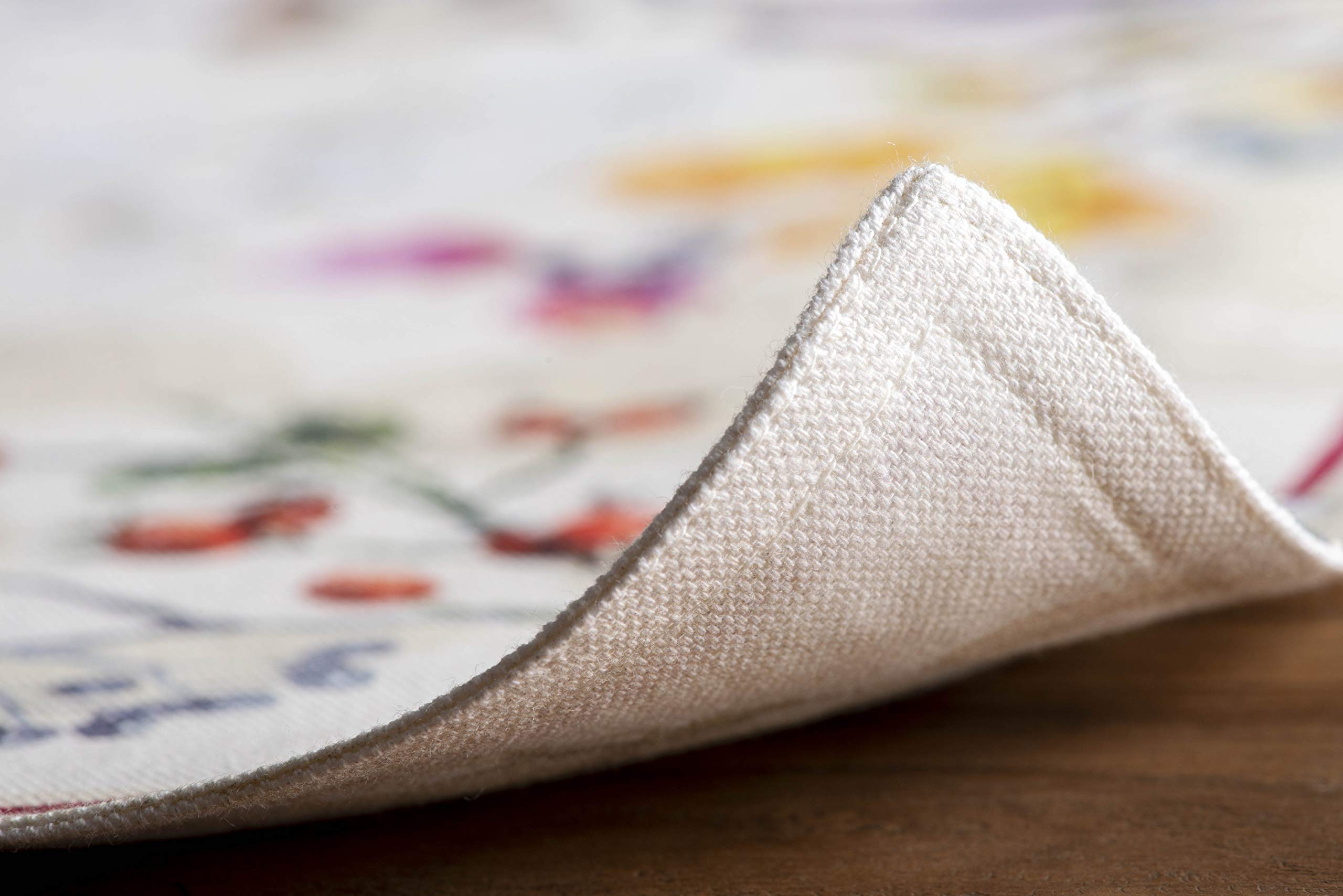 Equinoxe beige hue complements neutrals and autumn tones.