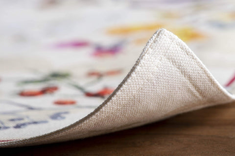 Equinoxe beige hue complements neutrals and autumn tones.