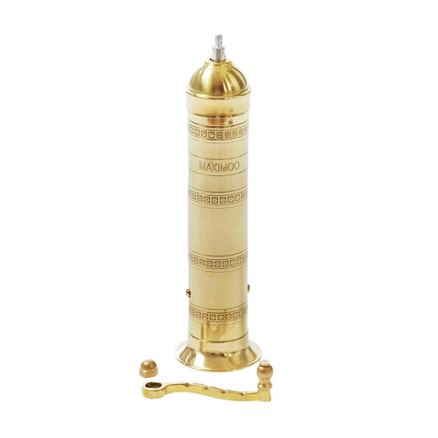Makimoo brass 9-inch pepper mill captures classic kitchen aesthetics with reliable texture control.