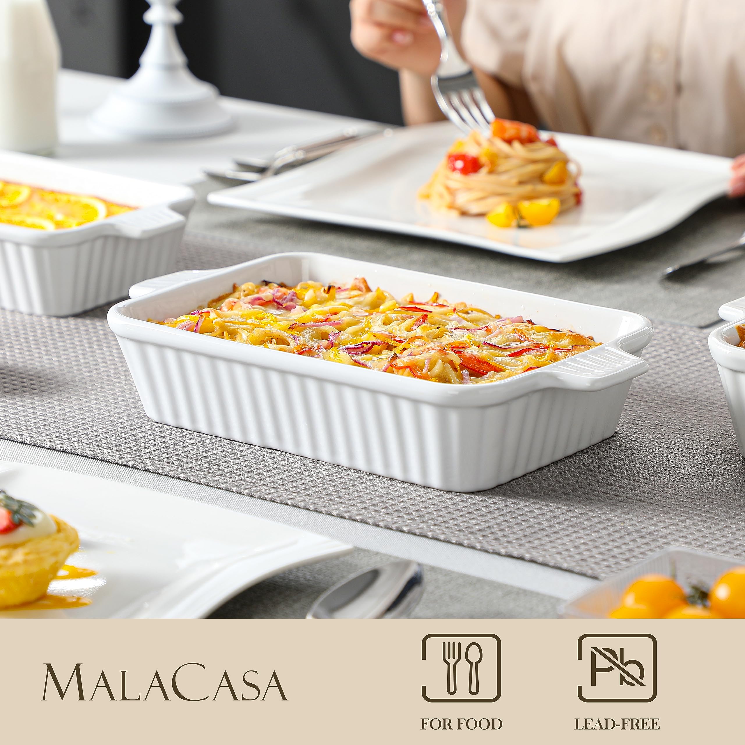 Even heat distribution from premium porcelain for consistent cooking.