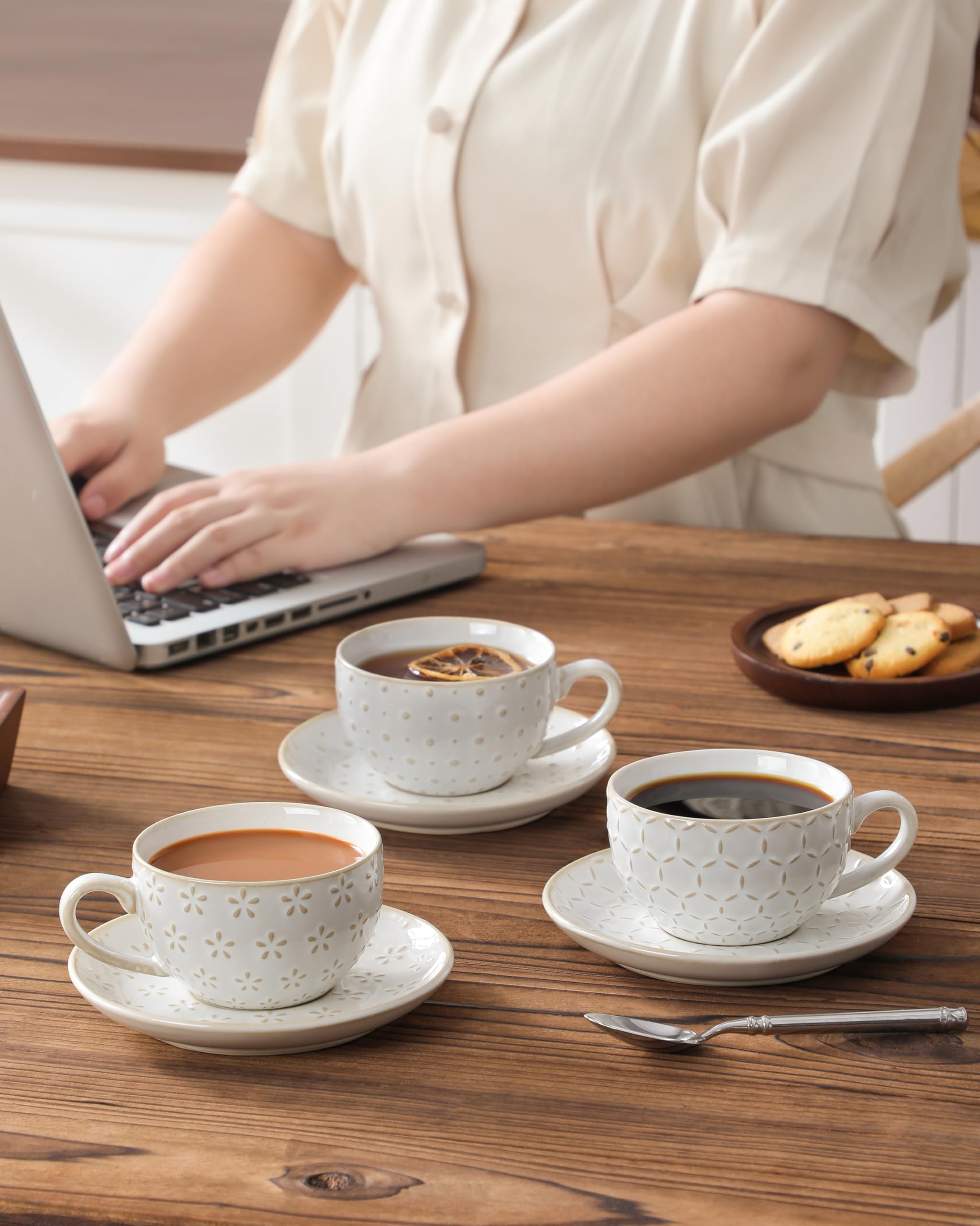 MALACASA complete 4-piece set with cups and saucers for any occasion.