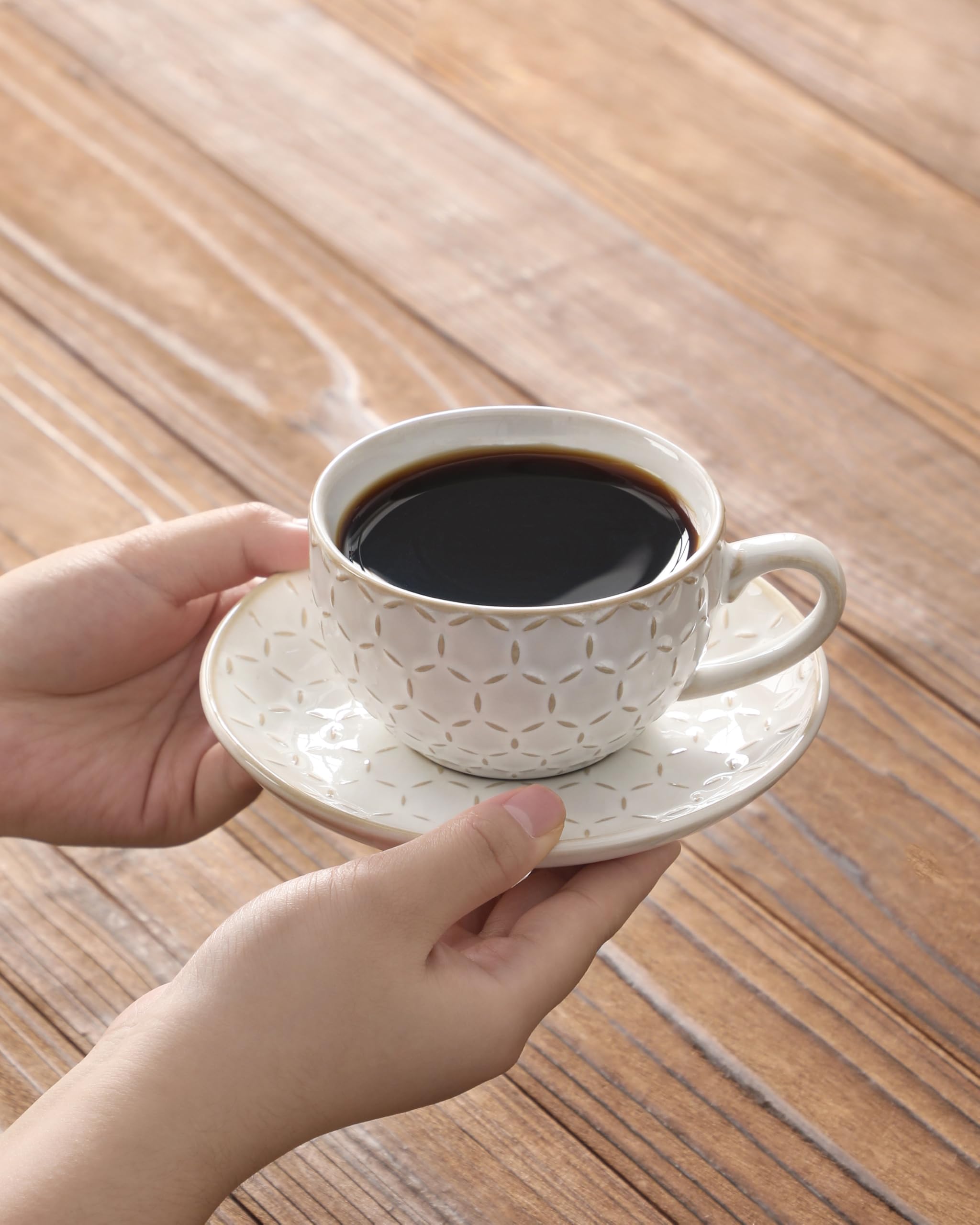 MALACASA set is dishwasher and microwave safe for convenience.