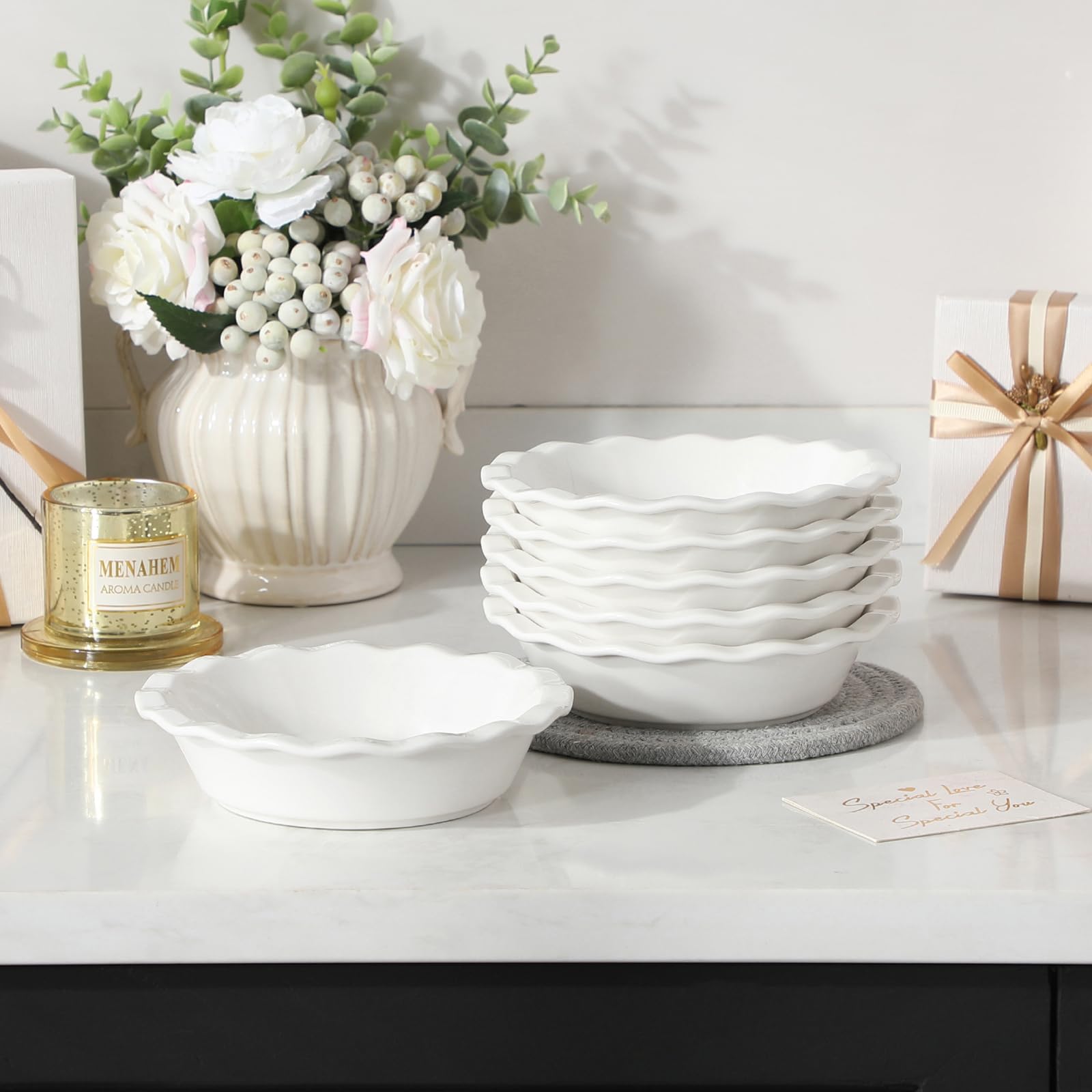 MALACASA gift-ready mini pie set ideal as a thoughtful hostess present.
