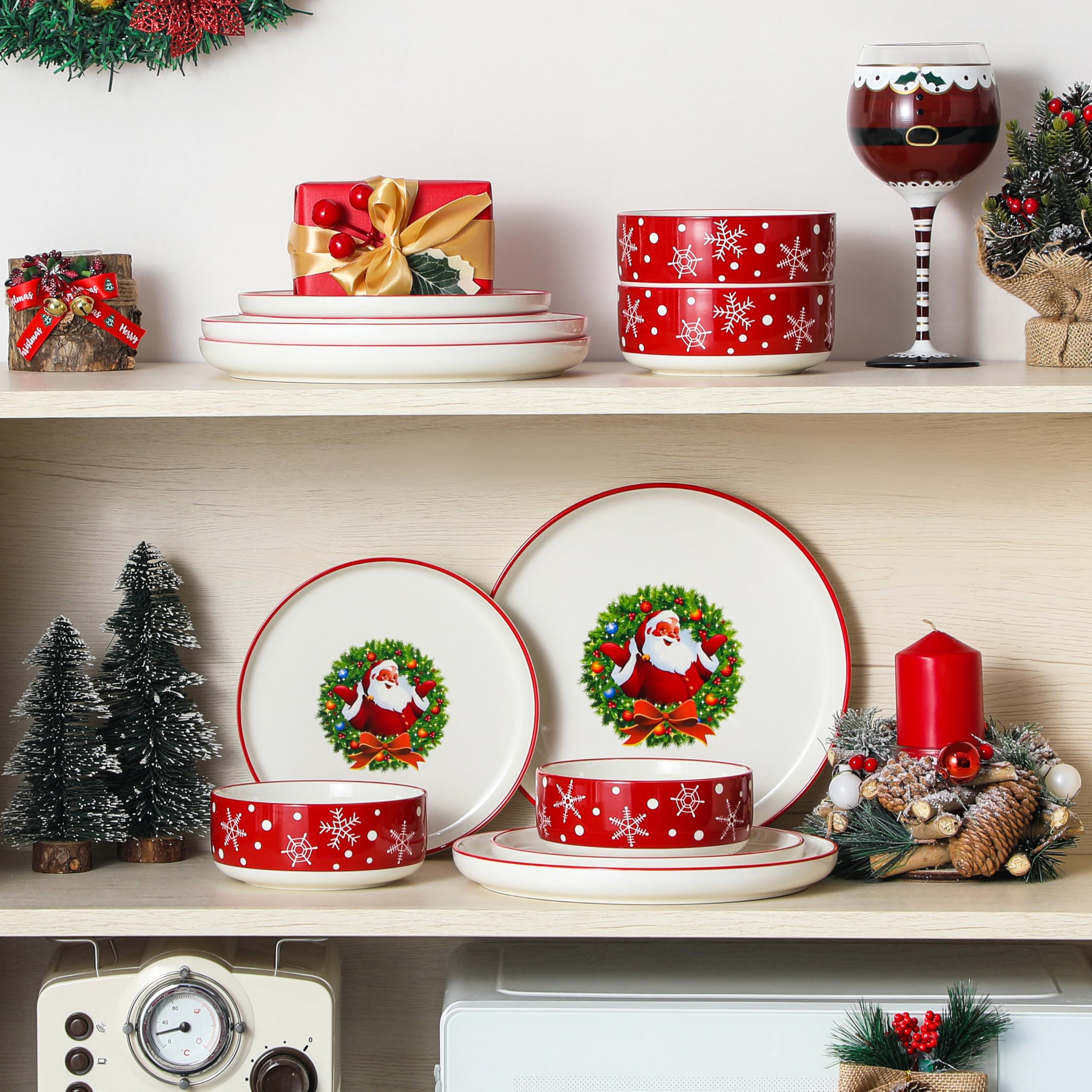 MALACASA Luna Santa holiday table setting suited for family gatherings
