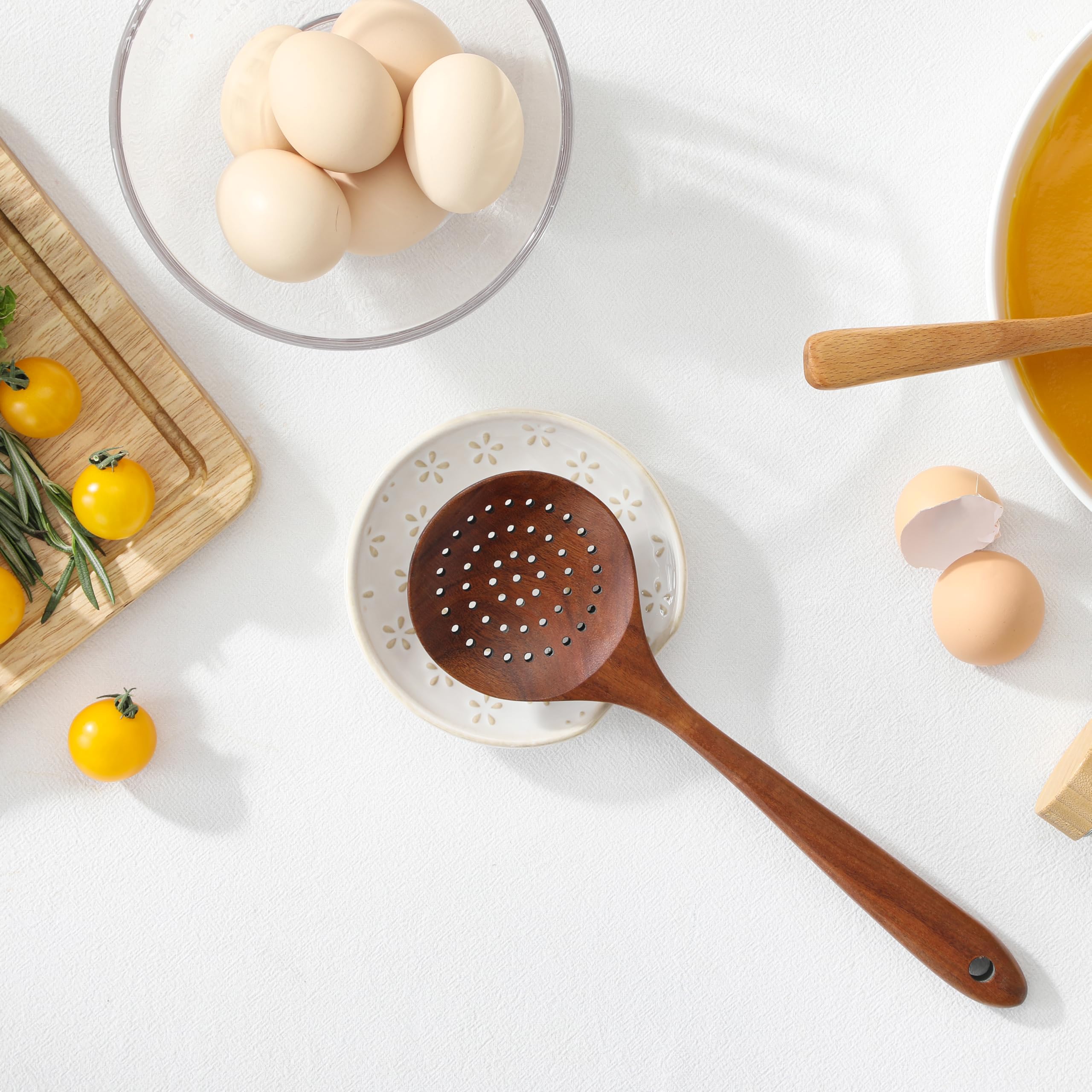 MALACASA Lydia dishwasher-safe spoon rest for easy cleaning.