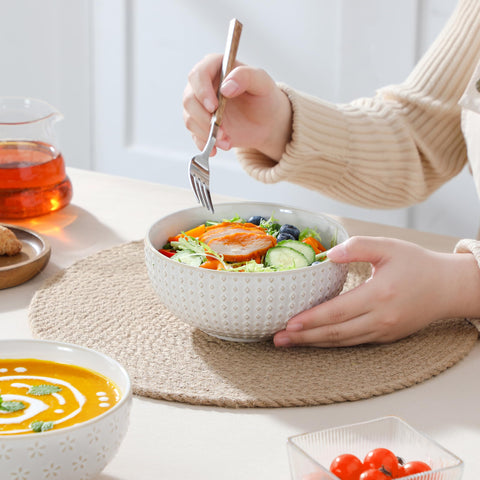 MALACASA Lydia versatile ceramic bowl for salads and desserts.