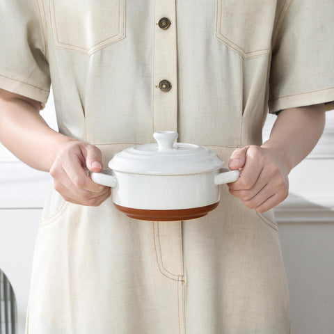 MALACASA Tara mini cocotte set makes a thoughtful gift for home cooks.