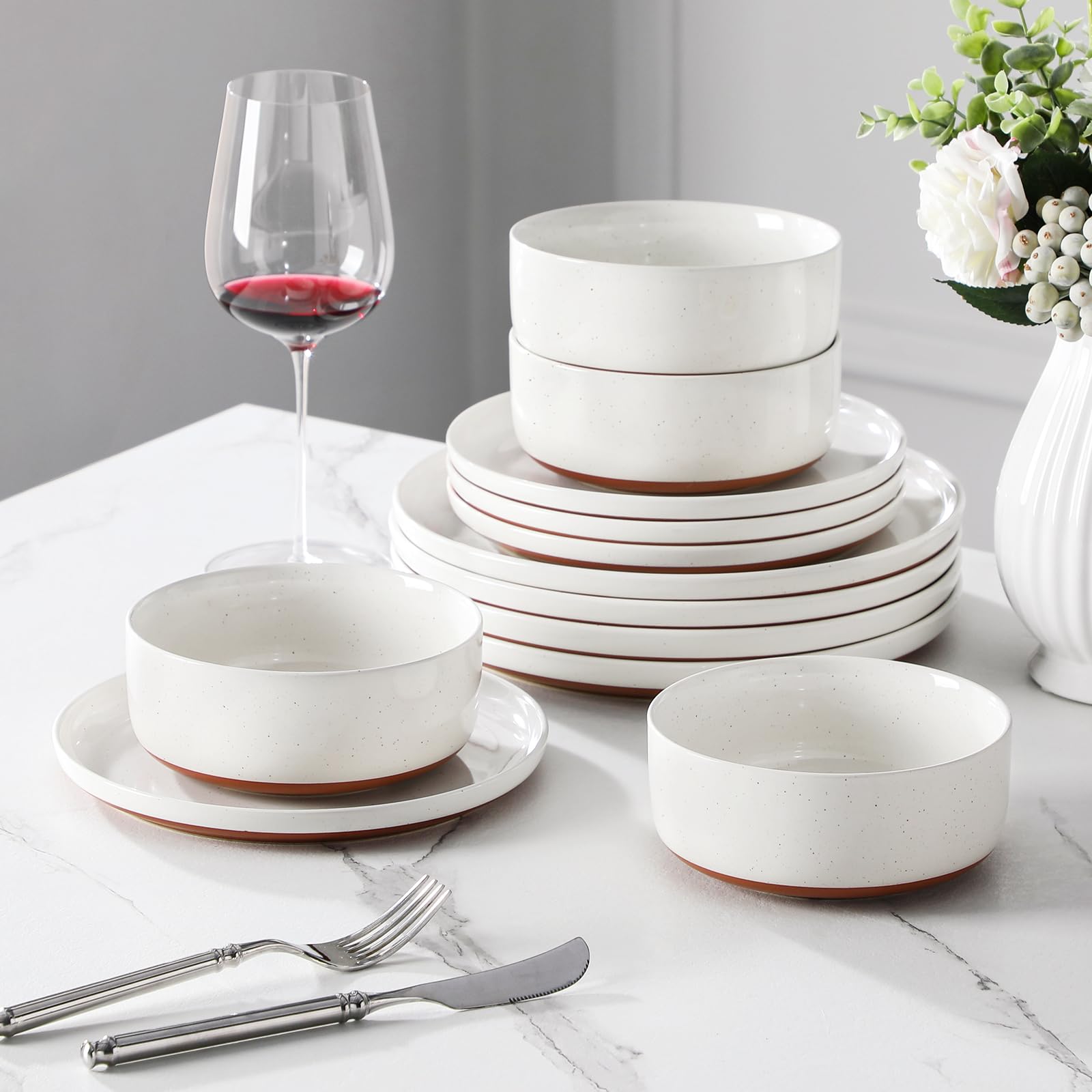 MALACASA Tara glaze texture close-up, scratch-resistant surface that's easy to clean.