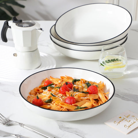 Wide shallow design makes serving neater and less spill-prone.