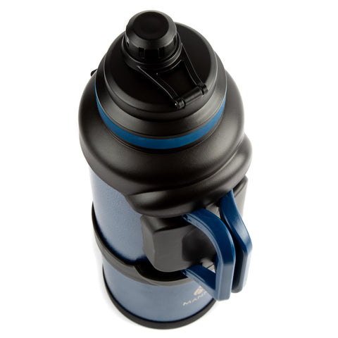 Manna Titan flip-back handle for easy carrying on the go.