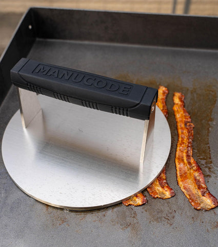 Dishwasher-safe design makes cleanup quick after cooking.